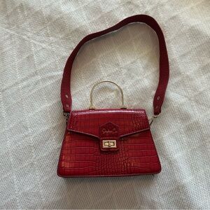 Shydiva Co Red Alligator Skin Vegan leather purse Gold‎ Hardware classy chic